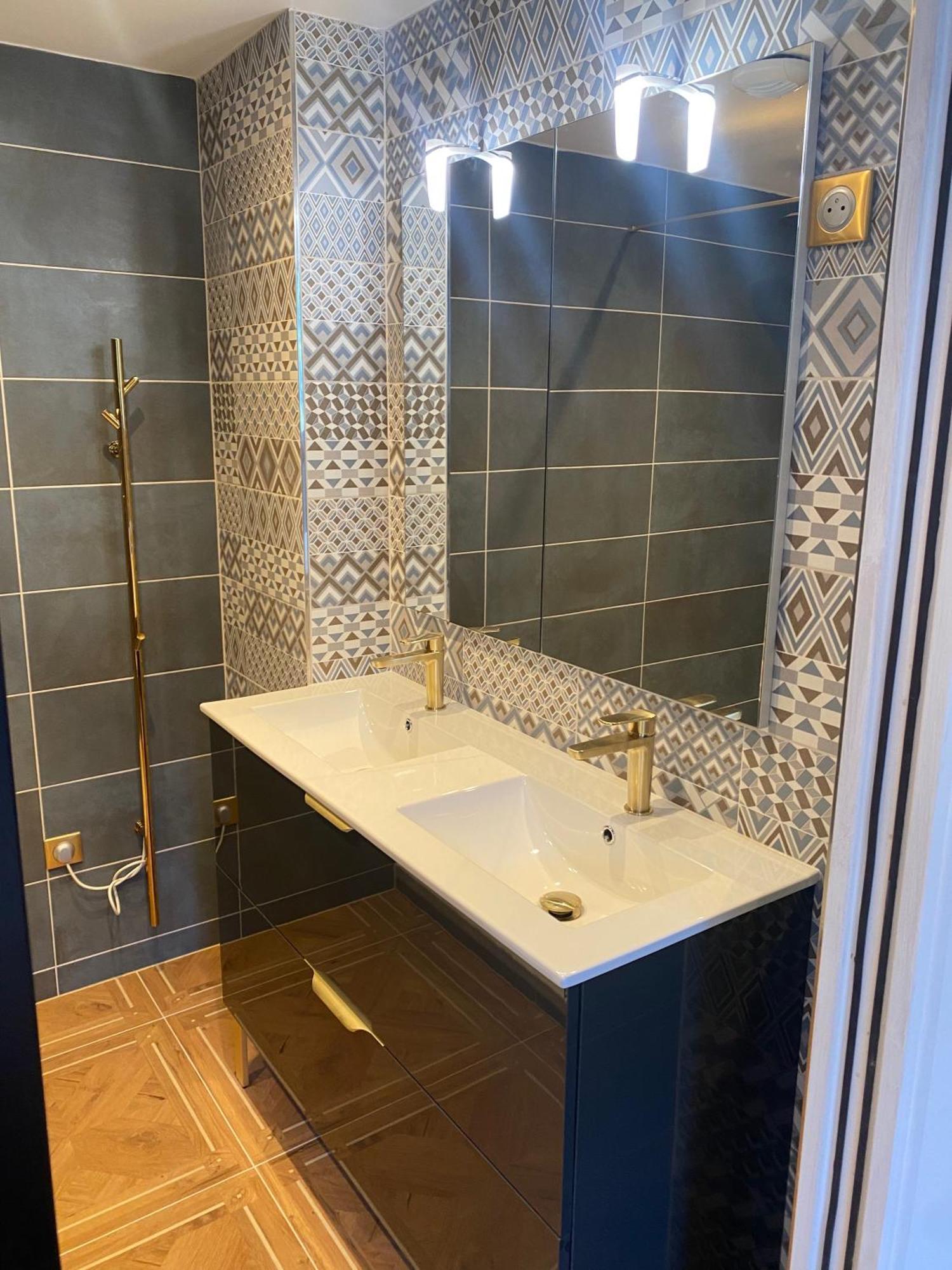 Hdg Hotel Gare De L'Isle Adam Appart'S Hotel Parmain ภายนอก รูปภาพ