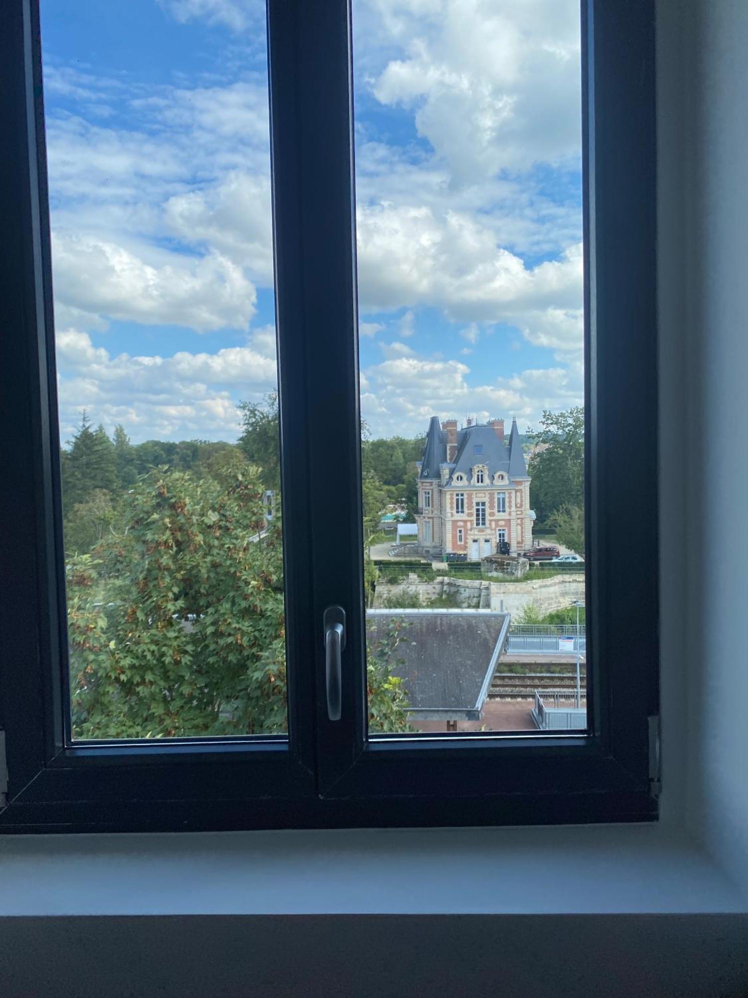 Hdg Hotel Gare De L'Isle Adam Appart'S Hotel Parmain ภายนอก รูปภาพ