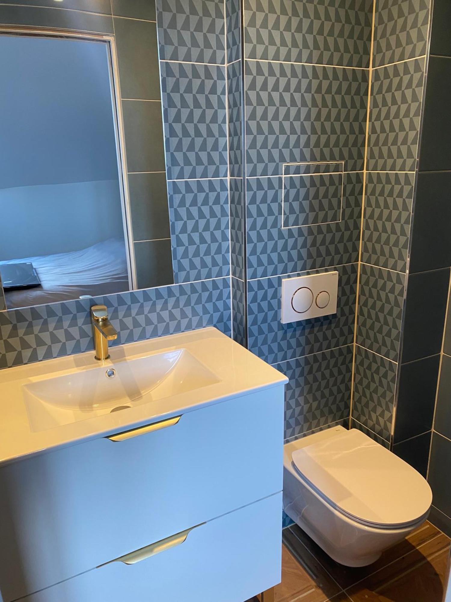 Hdg Hotel Gare De L'Isle Adam Appart'S Hotel Parmain ภายนอก รูปภาพ