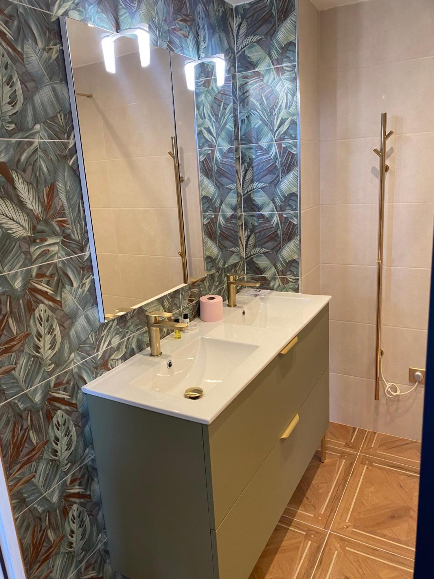 Hdg Hotel Gare De L'Isle Adam Appart'S Hotel Parmain ภายนอก รูปภาพ