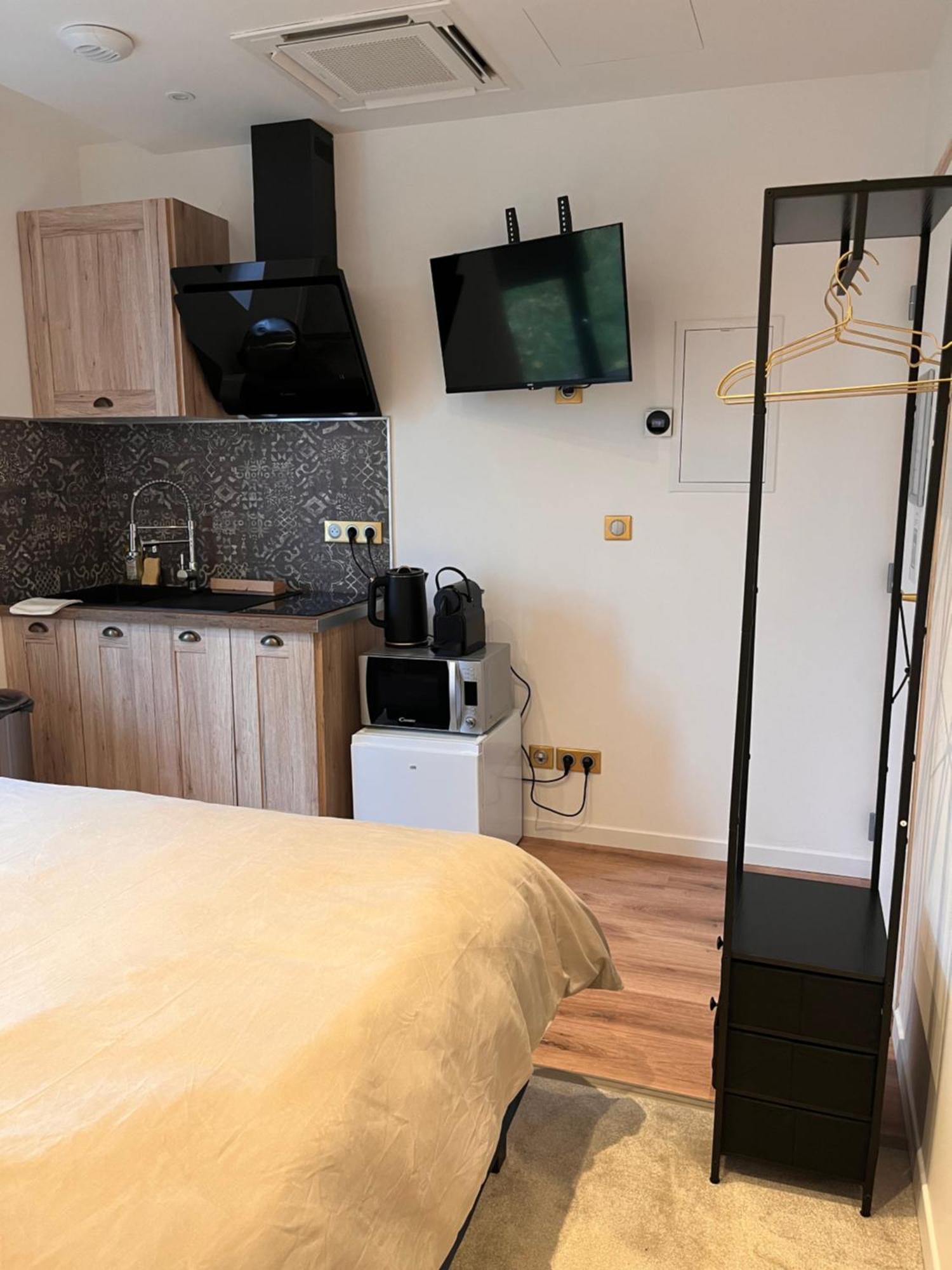 Hdg Hotel Gare De L'Isle Adam Appart'S Hotel Parmain ภายนอก รูปภาพ