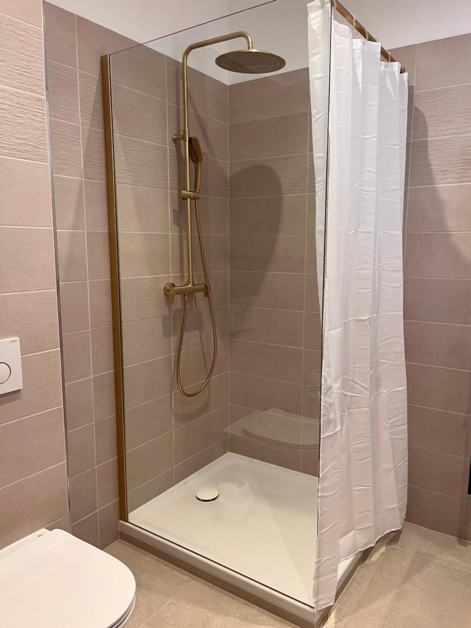 Hdg Hotel Gare De L'Isle Adam Appart'S Hotel Parmain ภายนอก รูปภาพ