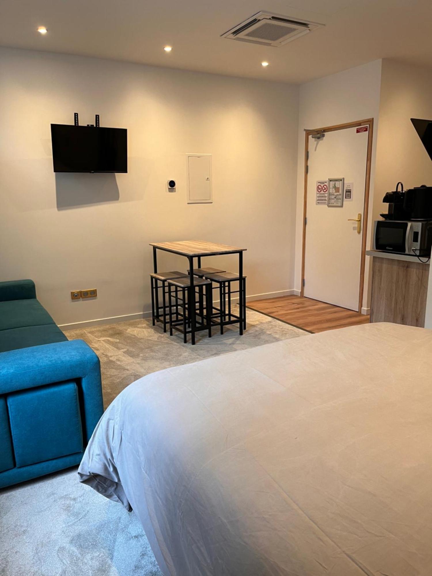 Hdg Hotel Gare De L'Isle Adam Appart'S Hotel Parmain ภายนอก รูปภาพ